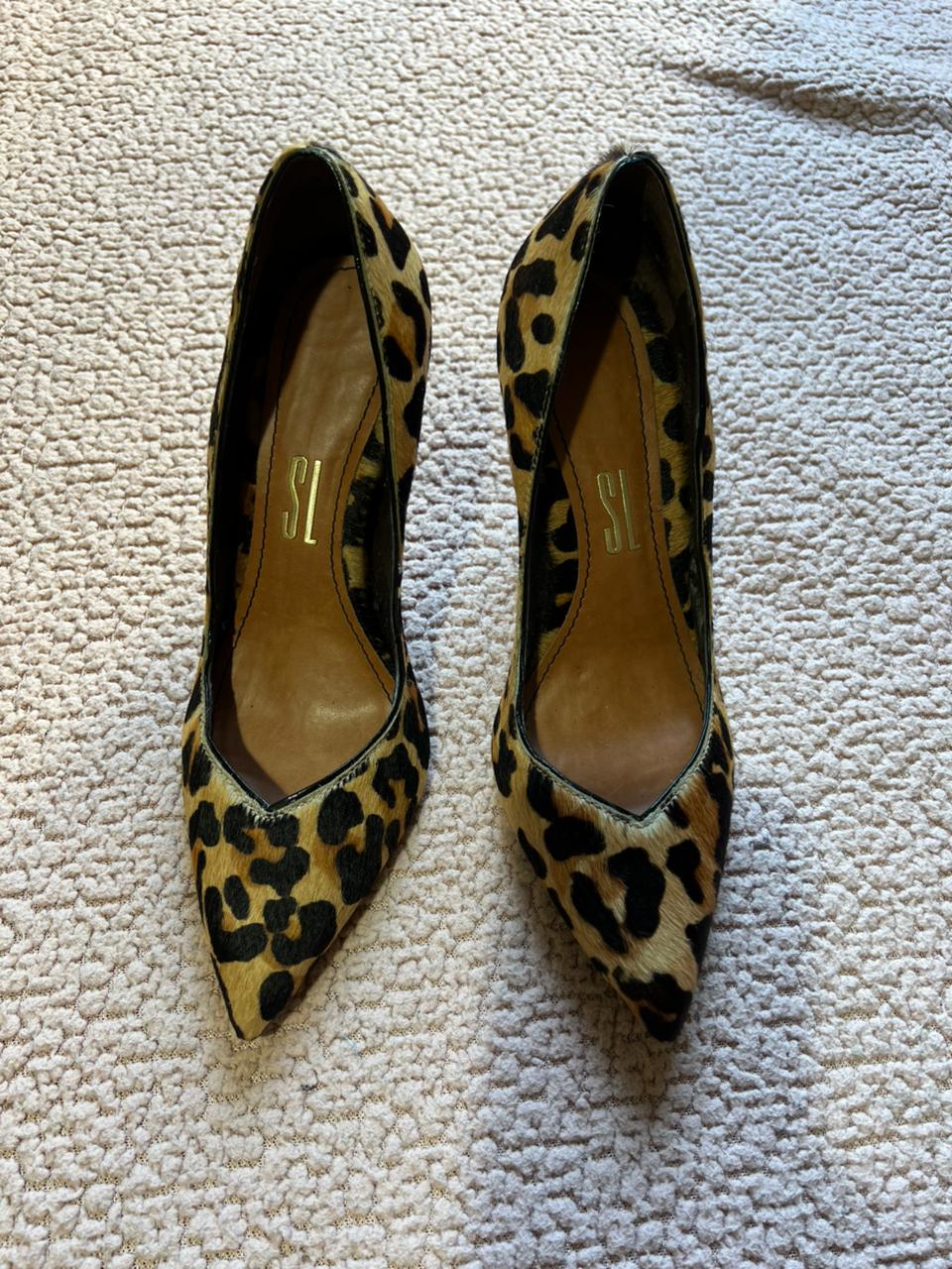 Scarpin animal print / oncinha / Santa Lola 38