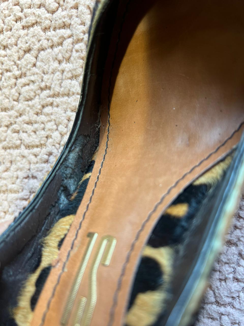 Scarpin animal print / oncinha / Santa Lola 38