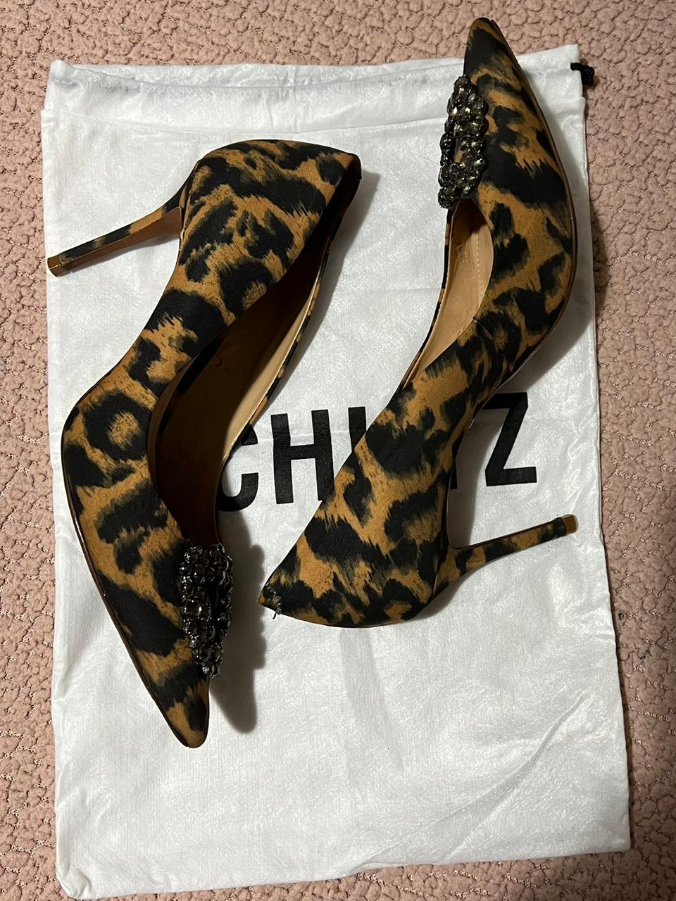 Scarpin animal print schutz 38