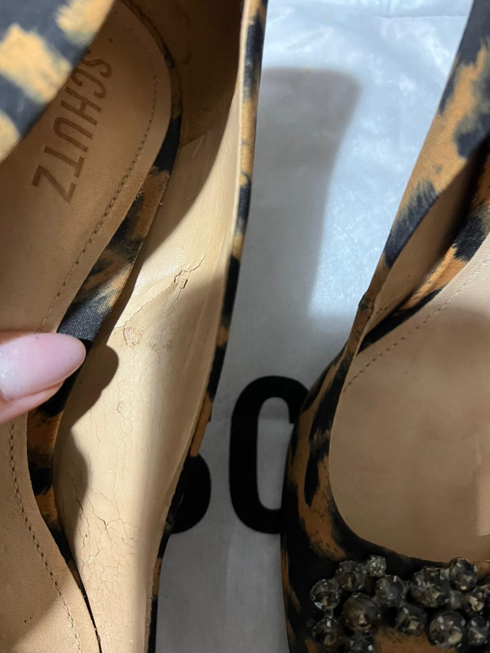 Scarpin animal print schutz 38