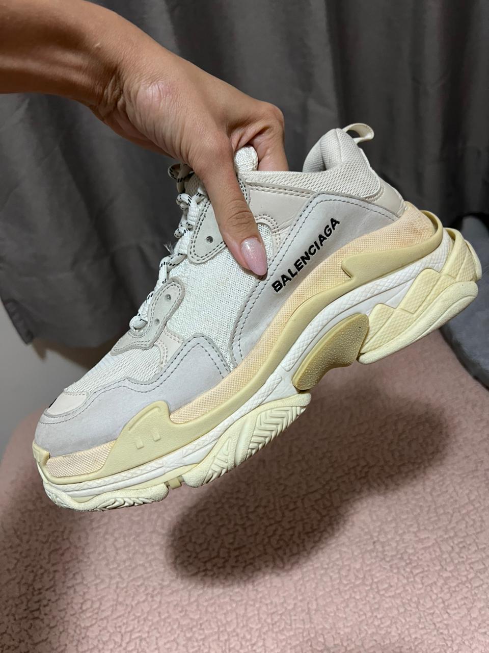 Tênis Balenciaga triple s white