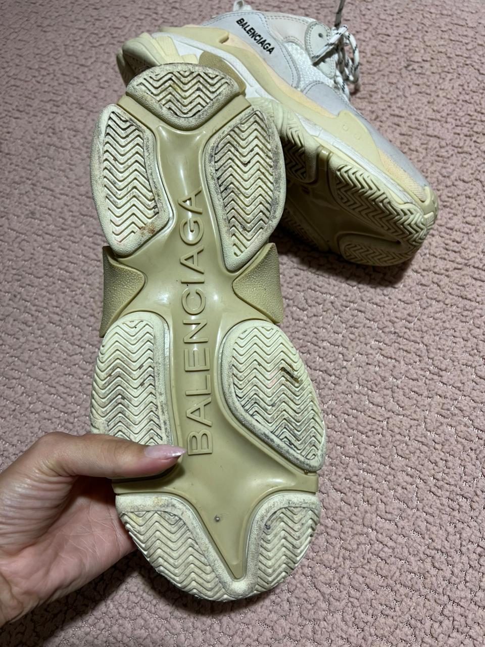 Tênis Balenciaga triple s white