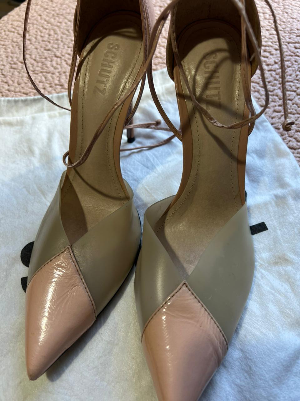 Scarpin Schutz com transparência - n38