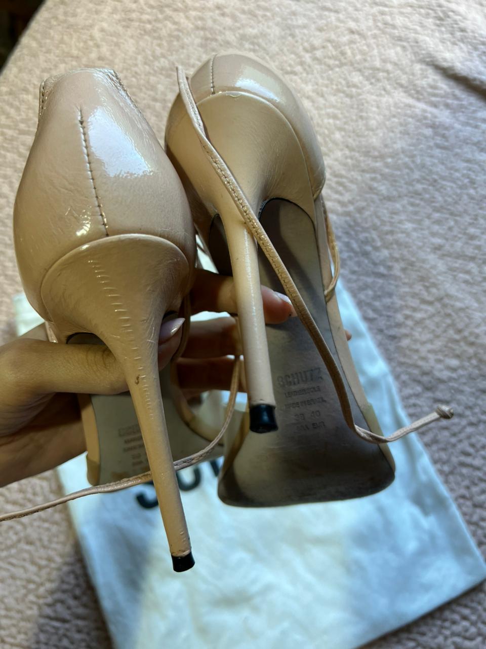 Scarpin Schutz com transparência - n38