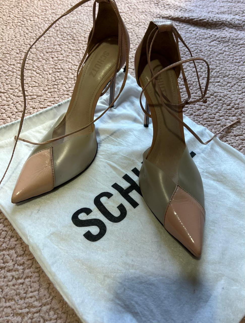 Scarpin Schutz com transparência - n38