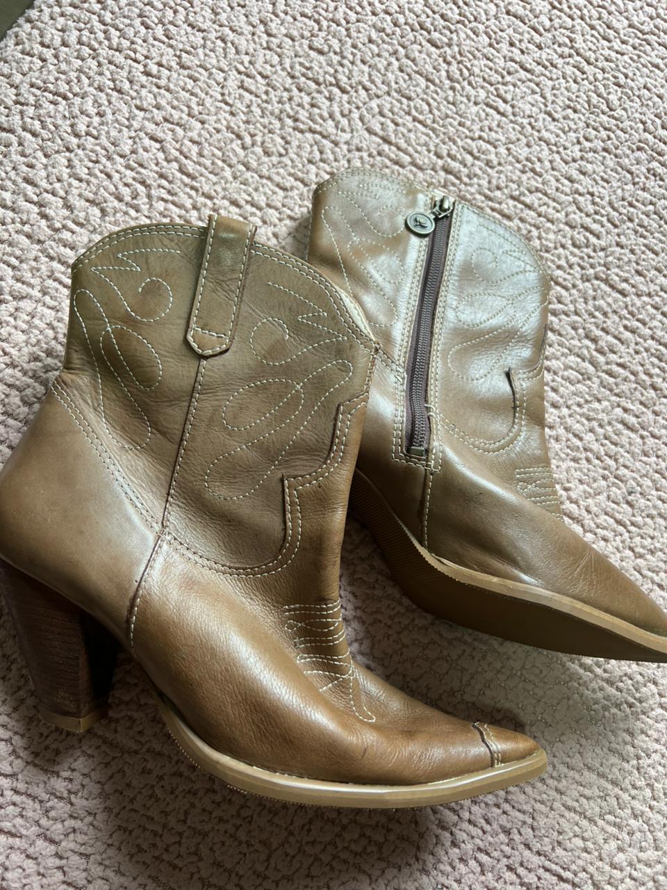 Bota cano médio - marrom - n38 - couro legítimo