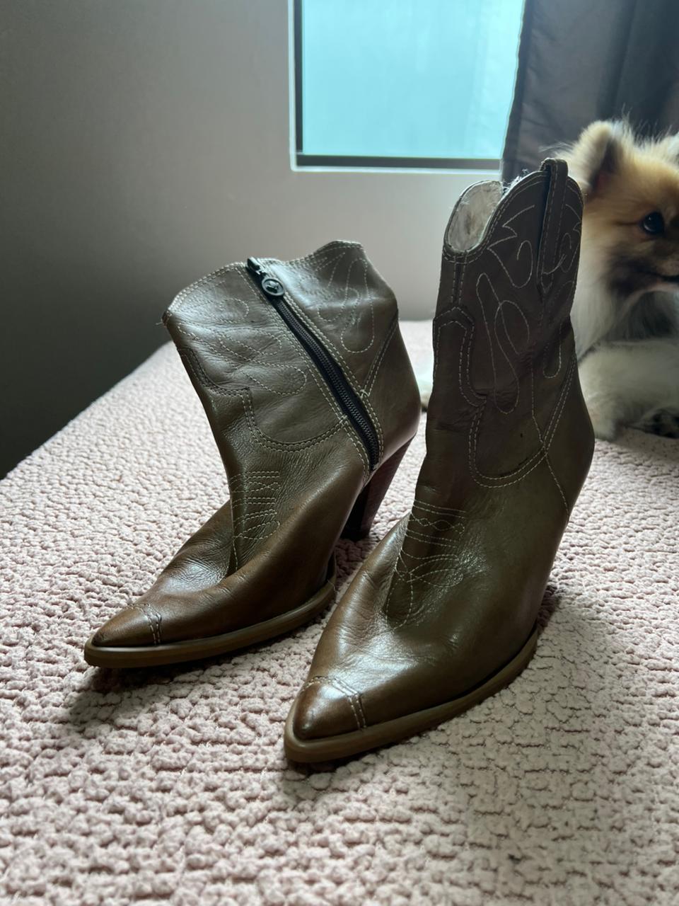 Bota cano médio - marrom - n38 - couro legítimo