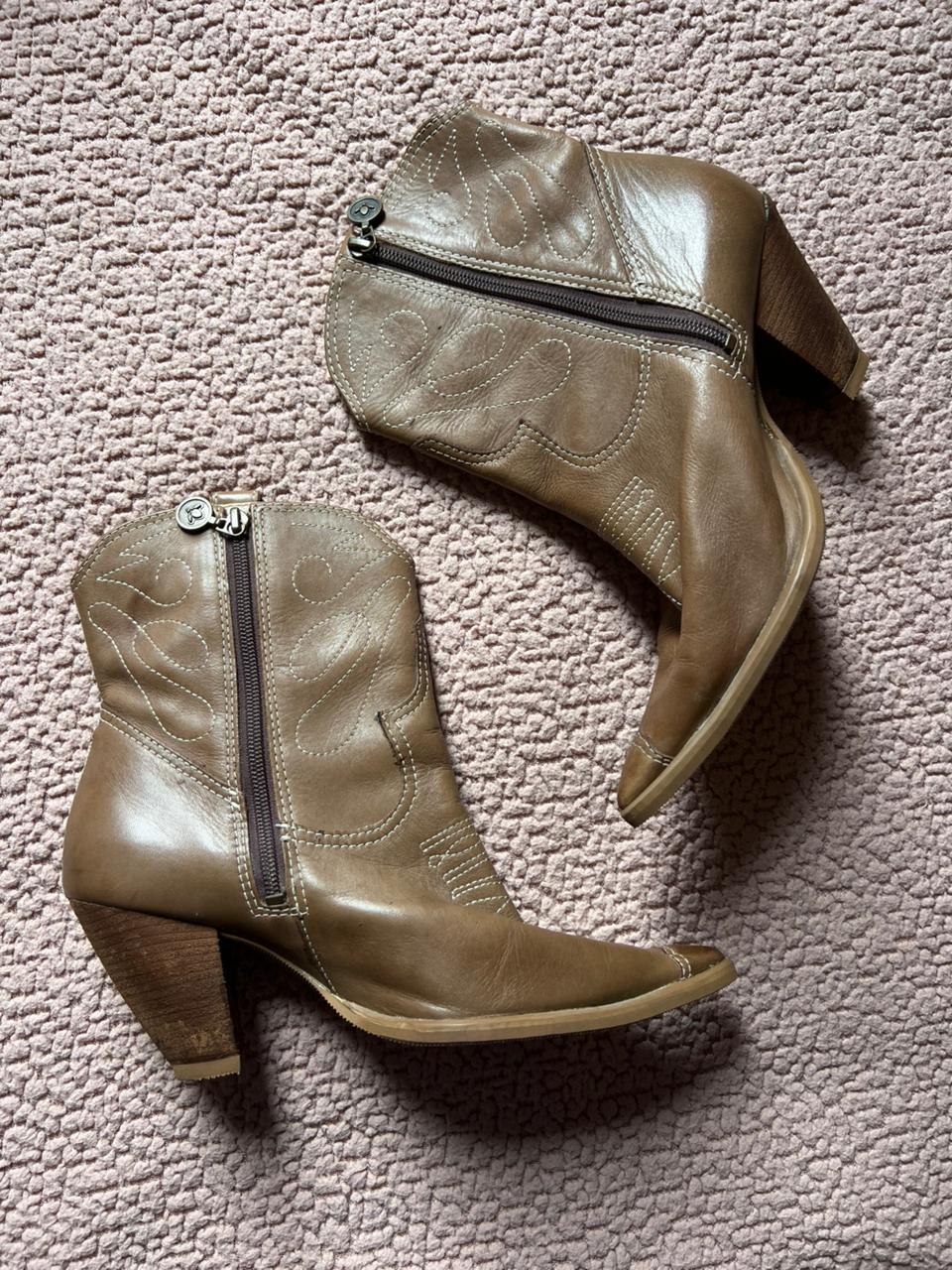 Bota cano médio - marrom - n38 - couro legítimo