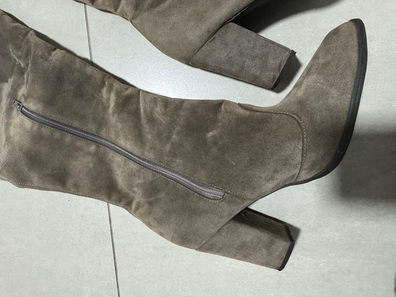 Bota cano longo Schutz n38