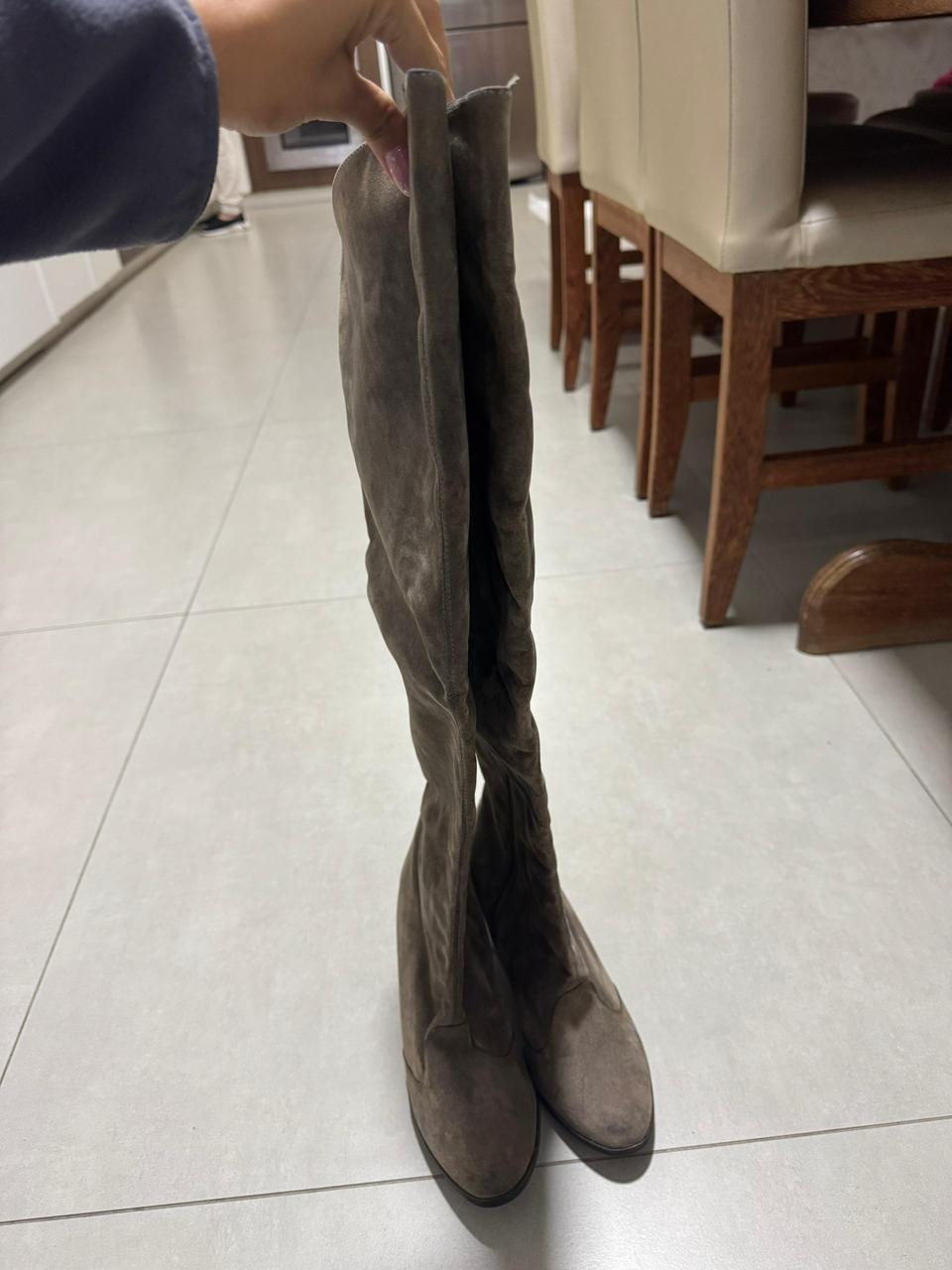 Bota cano longo Schutz n38